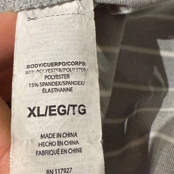 Gaiam Grey and White Striped Leggings / Yoga Pants (Size XL) - Picture 6 of 6